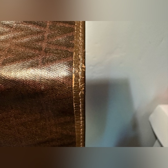 Vintage VALENTINO Bifold Monogram Wallet - Picture 15 of 16